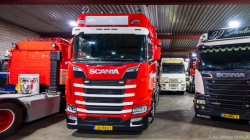 20260329-Tom-Holding-00323